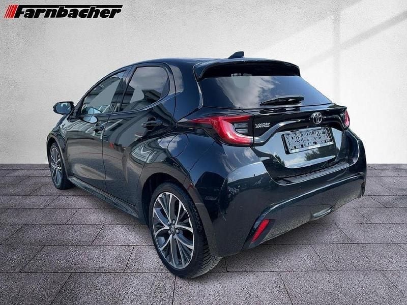 Gebraucht Toyota Yaris Hybrid Style 131 PS (96 kW) 2024 Mysticschwarz mica Limousine