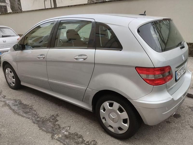 Gebraucht Mercedes B200 136 PS (100 kW) 2006 Grau Van / Kleinbus