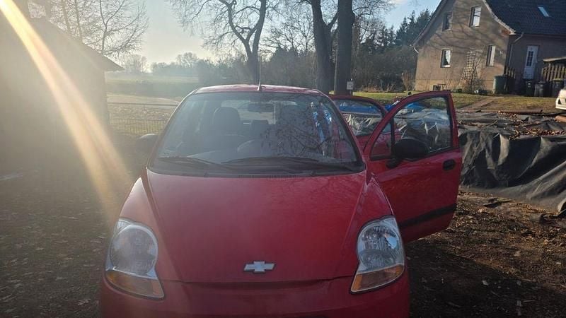 Rot Gebraucht 2009 Chevrolet Matiz Kleinwagen | 749 € (Superpreis) - Bild 1/4