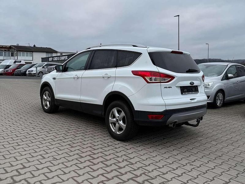 Gebraucht Ford Kuga Trend 150 PS (110 kW) 2014 Weiß SUV