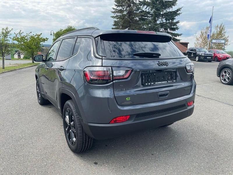 Gebraucht Jeep Compass Night Eagle 131 PS (96 kW) 2023 Grau SUV