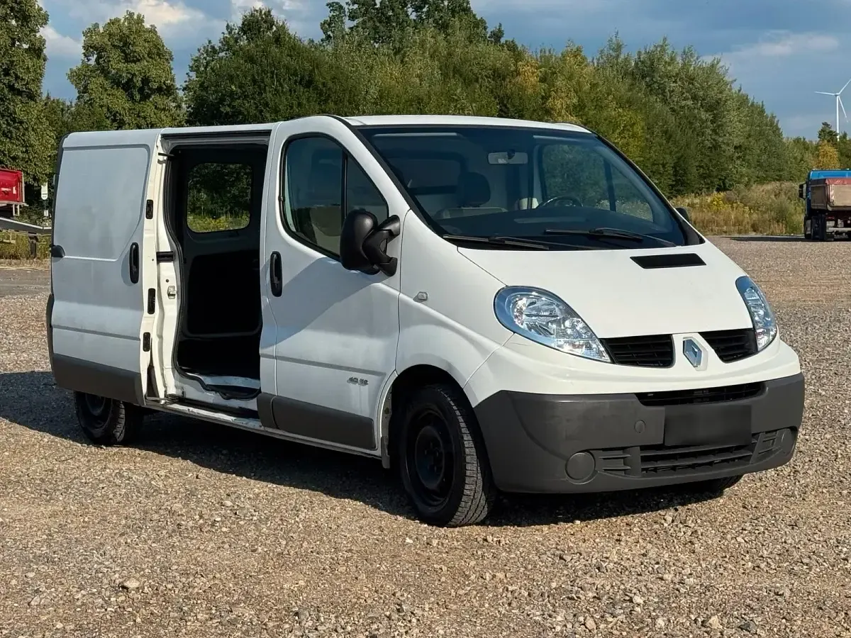 Gebraucht Renault Trafic 115 PS (84 kW) 2008 Weiß Van / Kleinbus