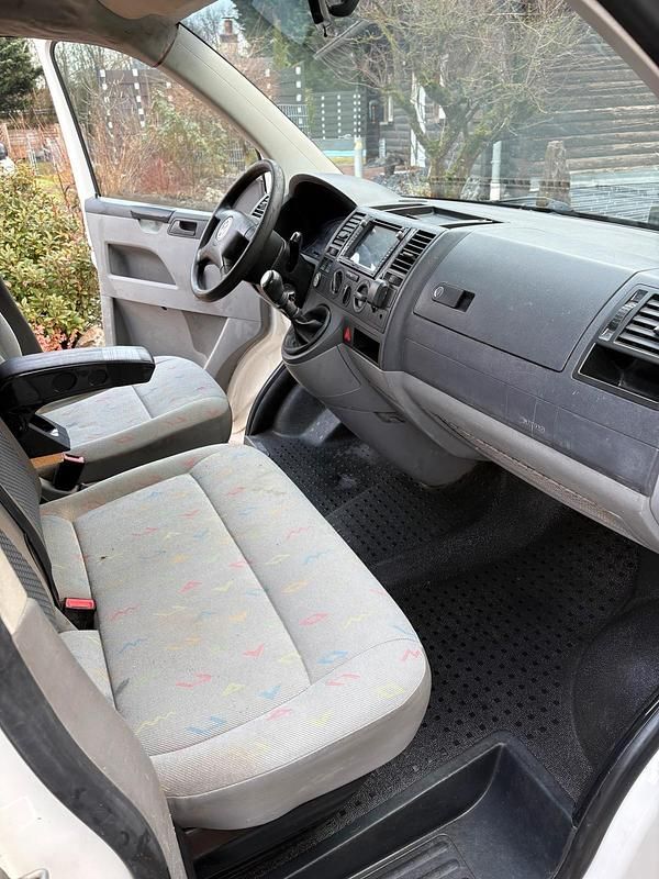 Weiß Gebraucht 2006 VW Transporter Van | 6.100 € (Fairer Preis) - Bild 1/4