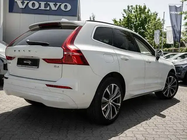 Używany Volvo XC60 145 KM (106 kW) 2022 SUV