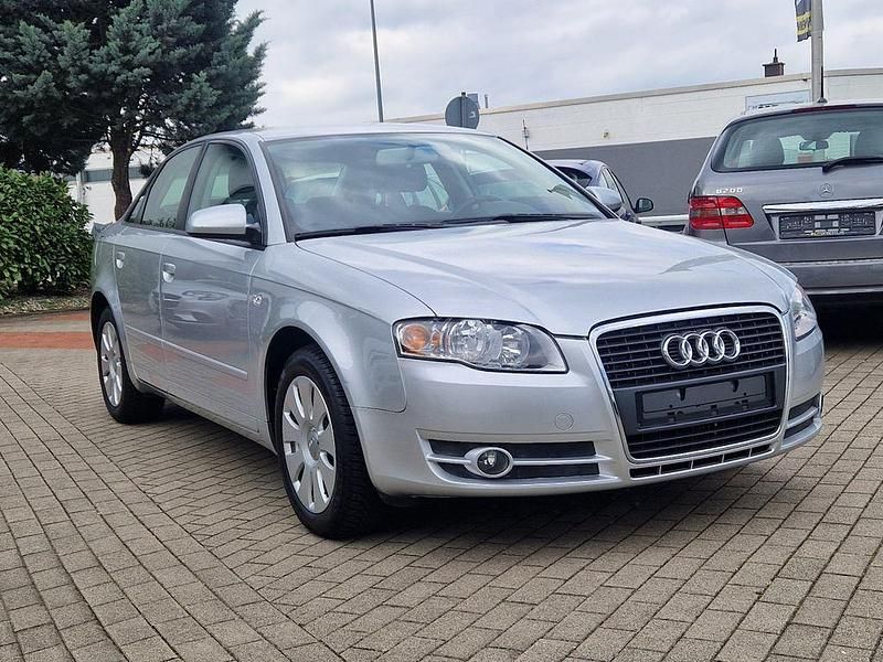 Second-hand Audi A4 Premium 131 CP (96 kW) 2005 Argintiu Berlinǎ
