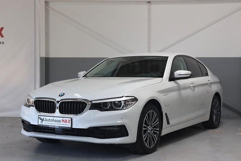 Weiß Gebraucht 2019 BMW 530e Sport Line Limousine | 25.990 € (Superpreis) - Bild 1/4