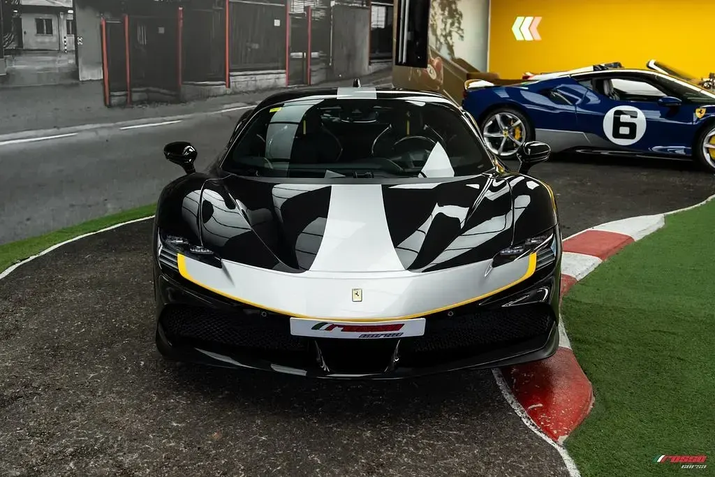 Second-hand Ferrari Daytona 2021 Negru