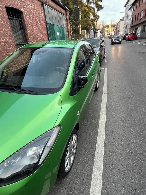 Gebraucht Mazda 2 85 PS (62 kW) 2008 Grün Kleinwagen