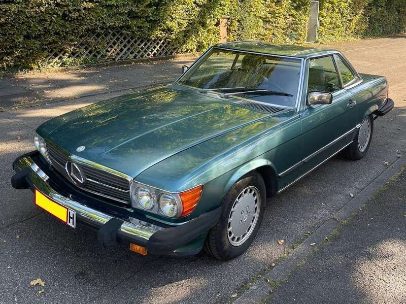 Grün Gebraucht 1986 Mercedes 560 Cabrio | 17.900 € - Bild 1/4