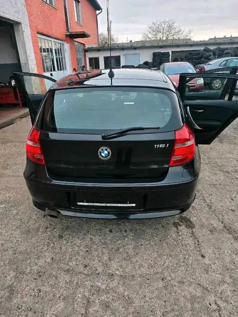 Usado BMW 116 122 CV (89 kW) 2011 Negro Utilitario