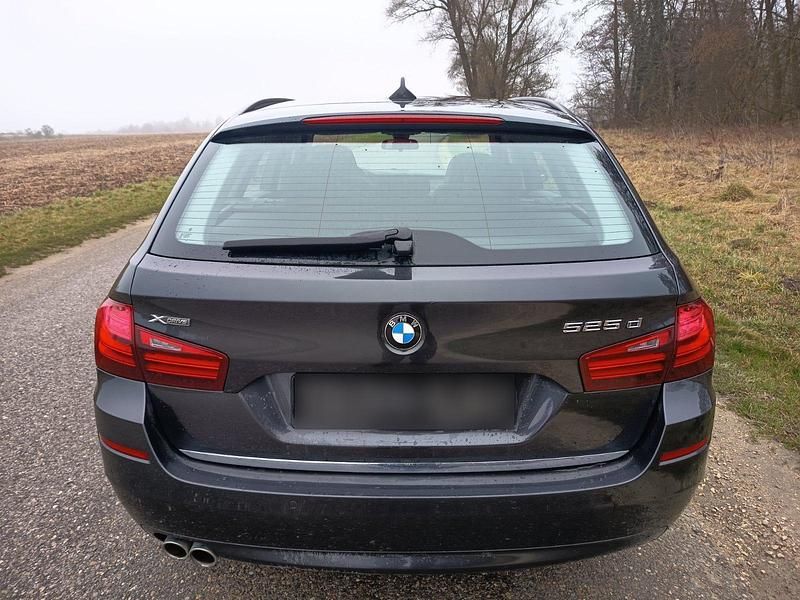Gebraucht BMW 525 218 PS (160 kW) 2015 Grau Kombi