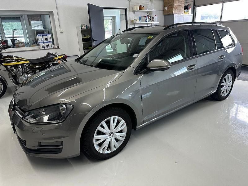 Grau Gebraucht 2015 VW Golf VII Comfortline Kombi | 12.360 € (Fairer Preis) - Bild 1/4