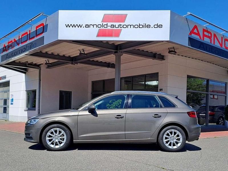 Grau Gebraucht 2015 Audi A3 Sportback Ambiente Kombi | 13.400 € (Fairer Preis) - Bild 1/4