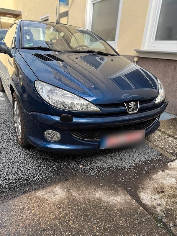 Gebraucht Peugeot 206 CC 108 PS (79 kW) 2005 Blau Cabrio