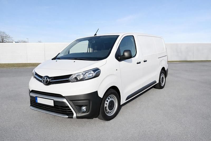 Gebraucht Toyota Proace 122 PS (89 kW) 2019 Weiß Van / Kleinbus