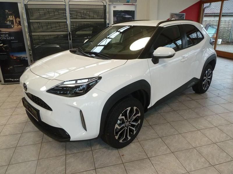 Gebraucht Toyota Yaris Cross 131 PS (96 kW) 2025 Weiß SUV