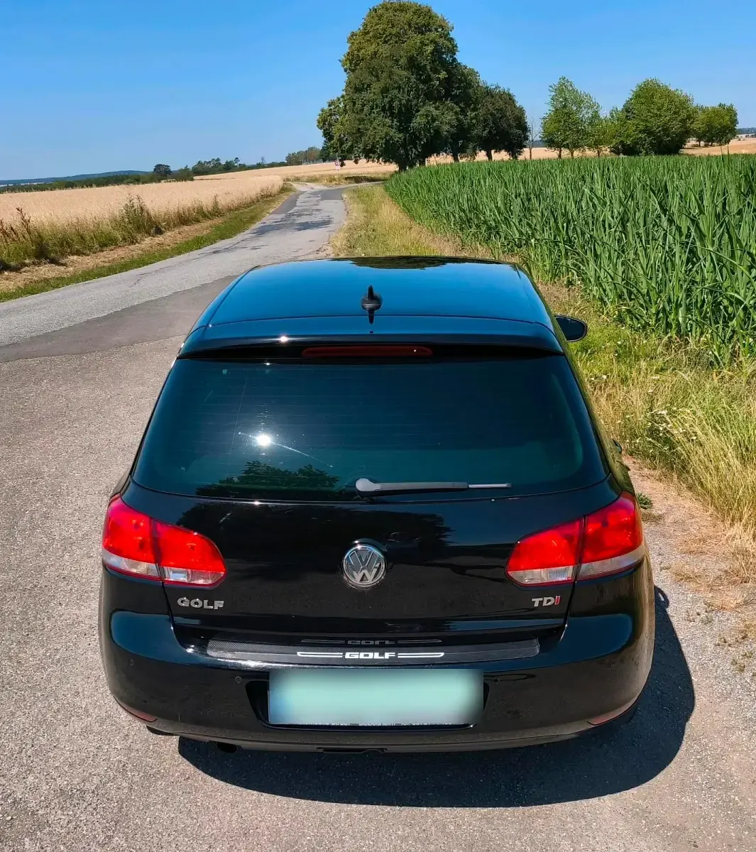 Gebraucht VW Golf VI Team 105 PS (77 kW) 2011 Schwarz Kleinwagen