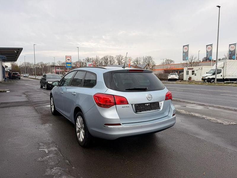 Gebraucht Opel Astra Active 120 PS (88 kW) 2013 Silber Kombi
