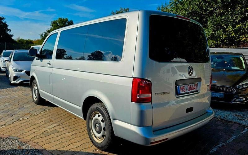 Gebraucht VW Multivan Startline 102 PS (75 kW) 2015 Silber Van
