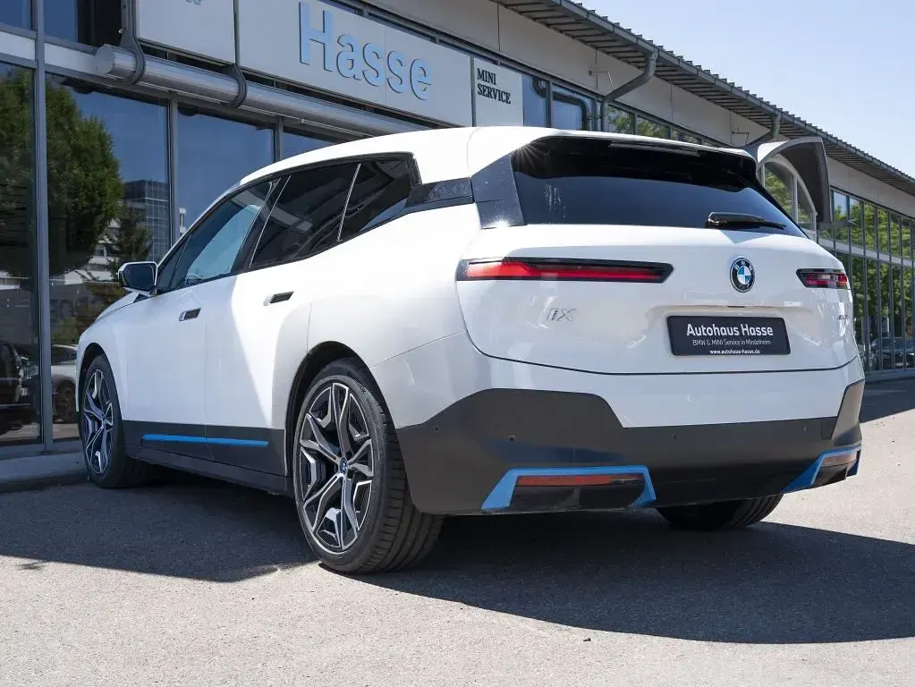 Gebraucht BMW iX 239 kW (326 PS) 2021 Weiß SUV