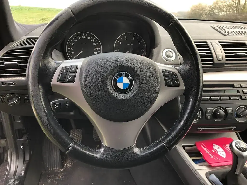Gebraucht BMW 116 122 PS (89 kW) 2006 Grau Kleinwagen