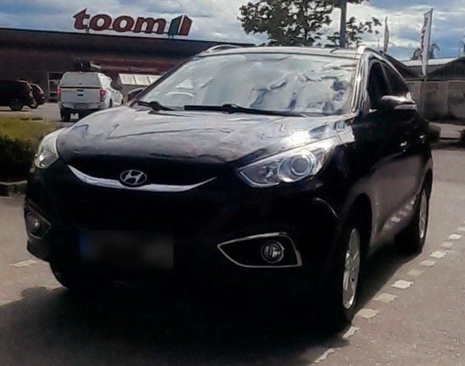 Schwarz Gebraucht 2012 Hyundai ix35 Comfort SUV | 7.400 € (Superpreis) - Bild 1/4