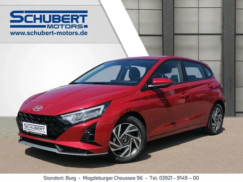 Neu Hyundai i20 Trend 101 PS (74 kW) 2025 Rot Kleinwagen
