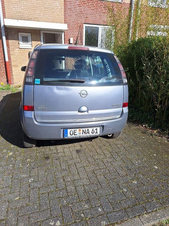 Gebraucht Opel Meriva 101 PS (74 kW) 2008 Silber Van / Kleinbus