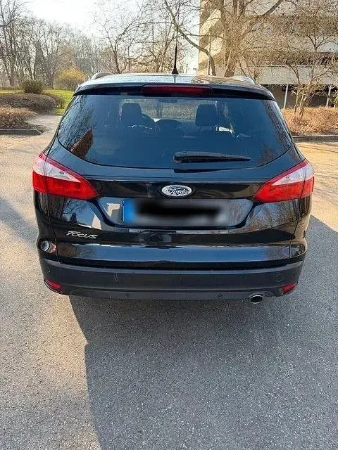 Usado Ford Focus 116 CV (85 kW) 2012 Negro Familiar