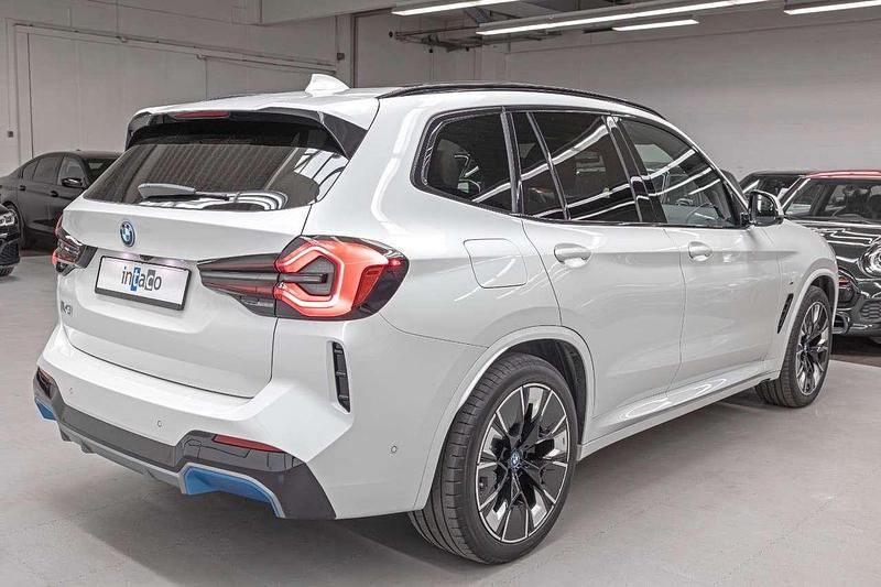 Gebraucht BMW iX3 Impressive 210 kW (286 PS) 2022 Mineralweiss SUV