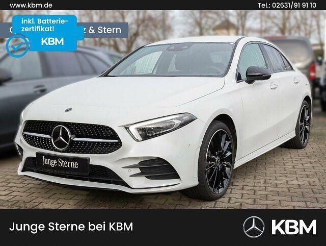 Digitalweiß Gebraucht 2022 Mercedes A250 AMG Limousine | 33.420 € (Etwas zu teuer) - Bild 1/4