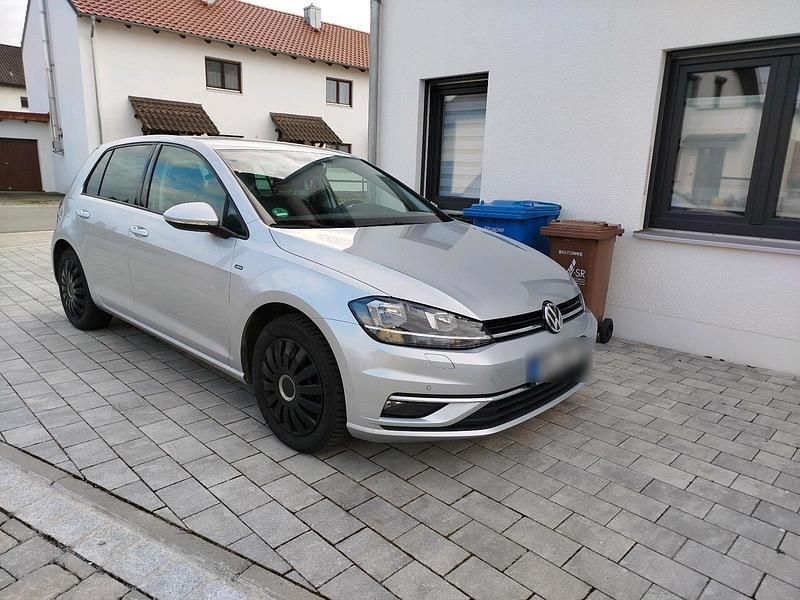 Silber Gebraucht 2019 VW Golf VII Join Limousine | 13.550 € (Guter Preis) - Bild 1/4
