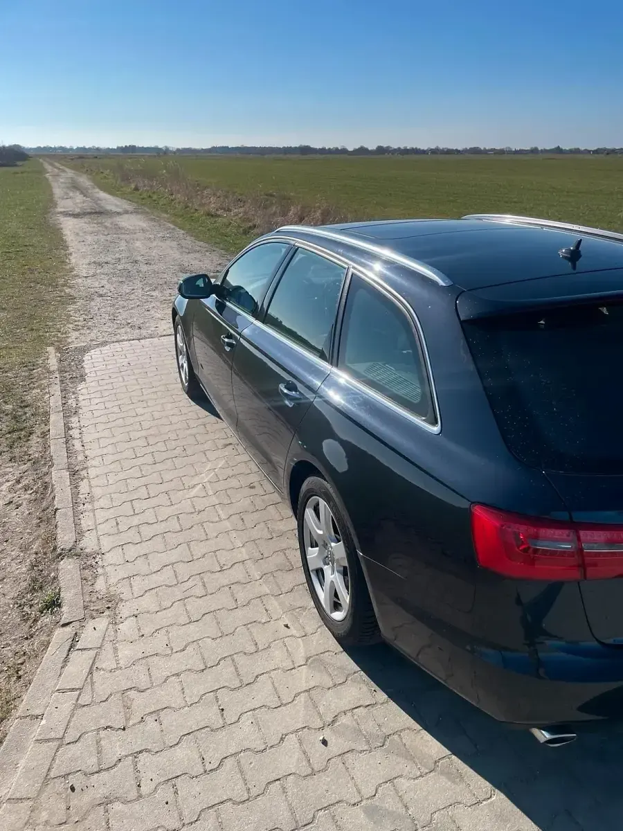 Gebraucht Audi A6 245 PS (180 kW) 2012 Blau Kombi