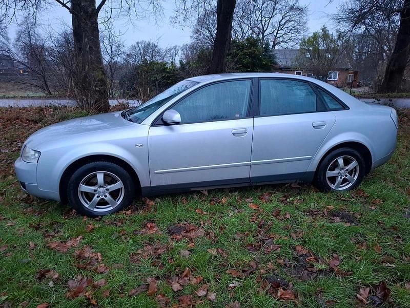 Gebraucht Audi A4 101 PS (74 kW) 2002 Silber Limousine