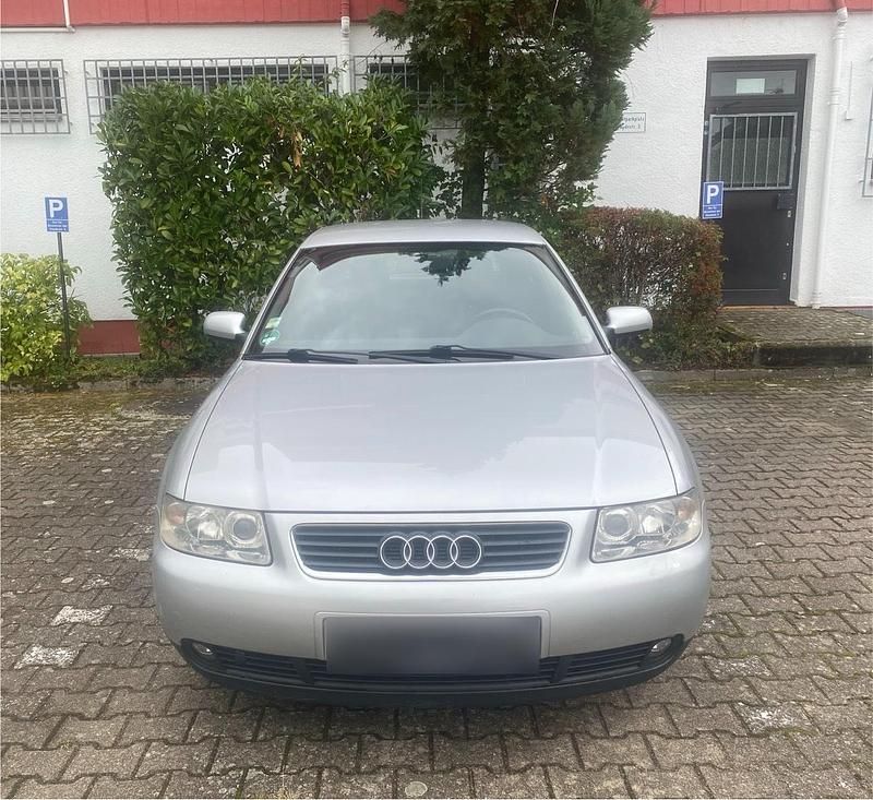 Second-hand Audi A3 101 CP (74 kW) 2001 Argintiu Hatchback
