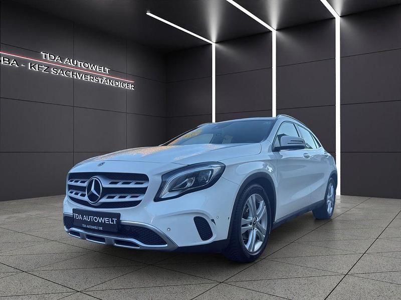 Weiß Gebraucht 2019 Mercedes GLA180 SUV | 17.000 € (Guter Preis) - Bild 1/4