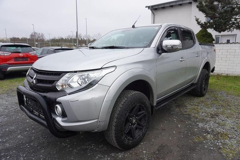 Silber Gebraucht 2019 Mitsubishi L200 Diamant Edition Abholung | 21.990 € (Fairer Preis) - Bild 1/4