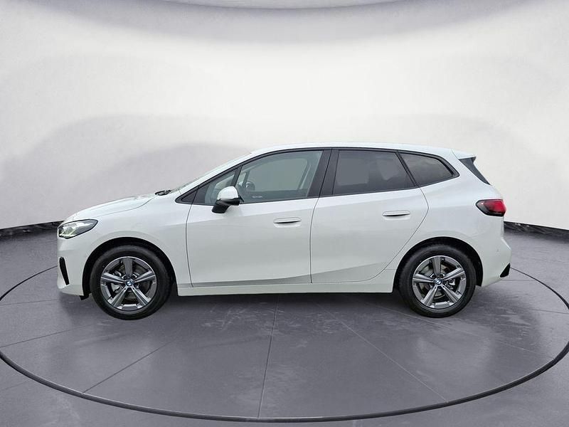 Gebraucht BMW 220 Active Tourer 170 PS (125 kW) 2025 Weiß Van / Kleinbus