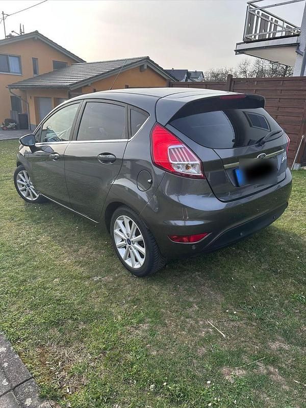 Gebraucht Ford Fiesta Titanium 95 PS (69 kW) 2016 Kleinwagen