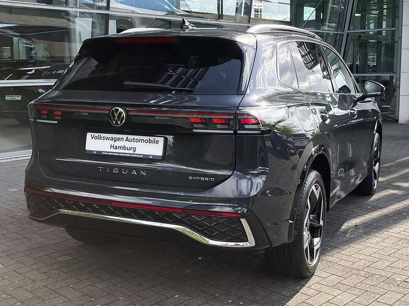 Neu VW Tiguan R-line 204 PS (150 kW) 2025 Grau SUV
