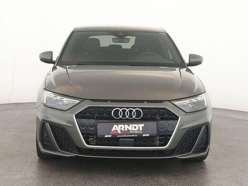 Gebraucht Audi A1 Ambiente 110 PS (80 kW) 2024 Grau SUV
