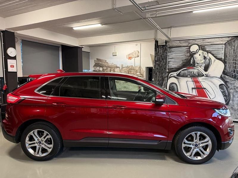 Second-hand Ford Edge Titanium 209 CP (153 kW) 2017 Roșu SUV