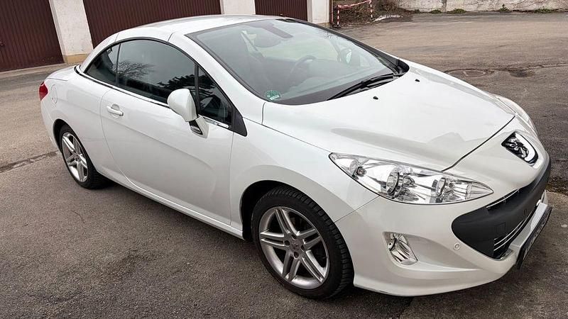 Gebraucht Peugeot 308 CC Premium 120 PS (88 kW) 2009 Weiß Cabrio