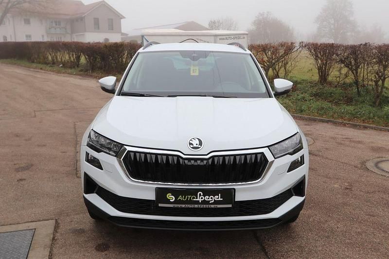 Gebraucht Skoda Karoq Selection 150 PS (110 kW) 2024 Bila moon/moon white SUV