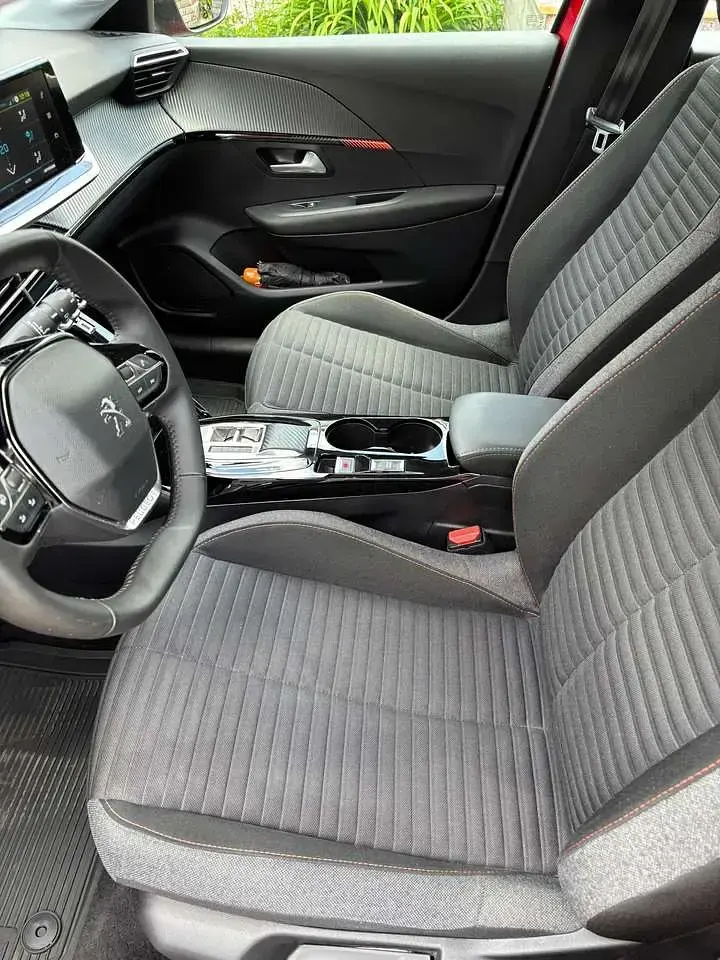 Gebraucht Peugeot 208 Active 100 kW (136 PS) 2023 Rot Kleinwagen