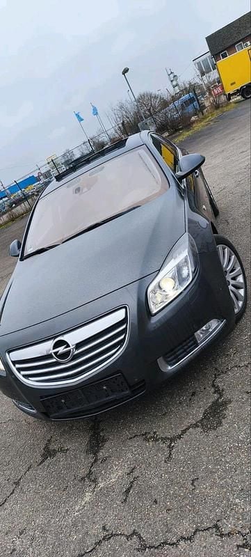Grau Gebraucht 2010 Opel Insignia Limousine | 4.800 € (Guter Preis) - Bild 1/4