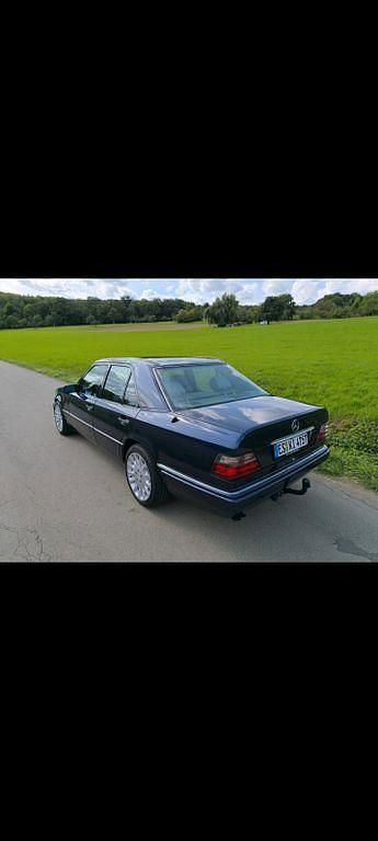 Brugt Mercedes E280 193 HK (141 kW) 1995 Blå Sedan