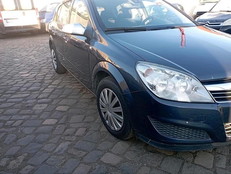 Gebraucht Opel Astra 105 PS (77 kW) 2007 Limousine