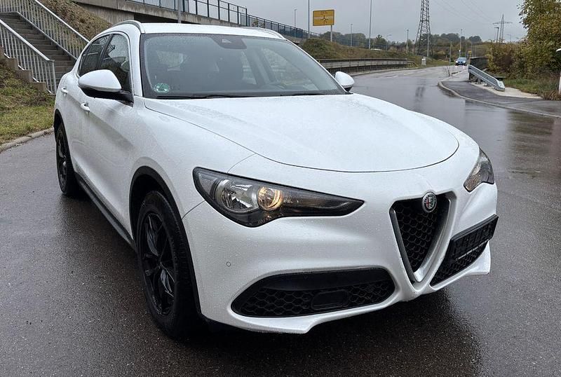 Gebraucht Alfa Romeo Stelvio Business 160 PS (117 kW) 2020 Weiß SUV