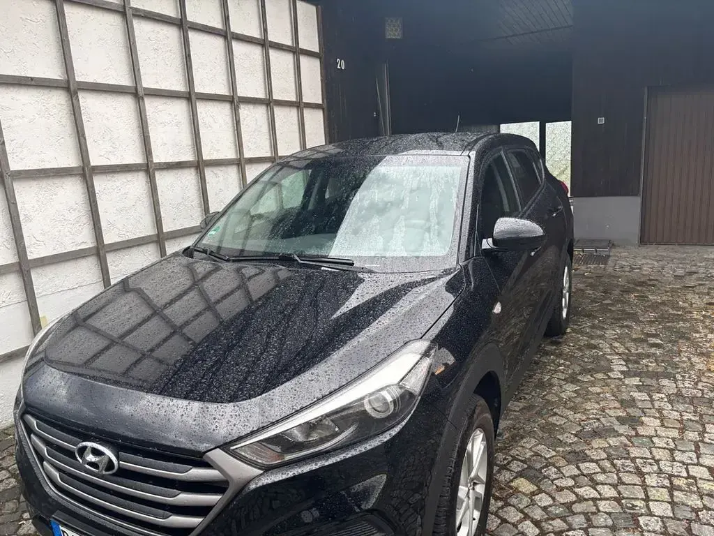 Gebraucht Hyundai Tucson Classic 116 PS (85 kW) 2015 Schwarz SUV